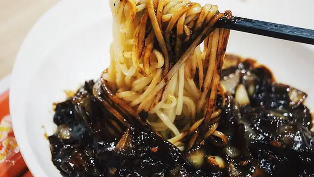 Ilustrasi Jajangmyeon.