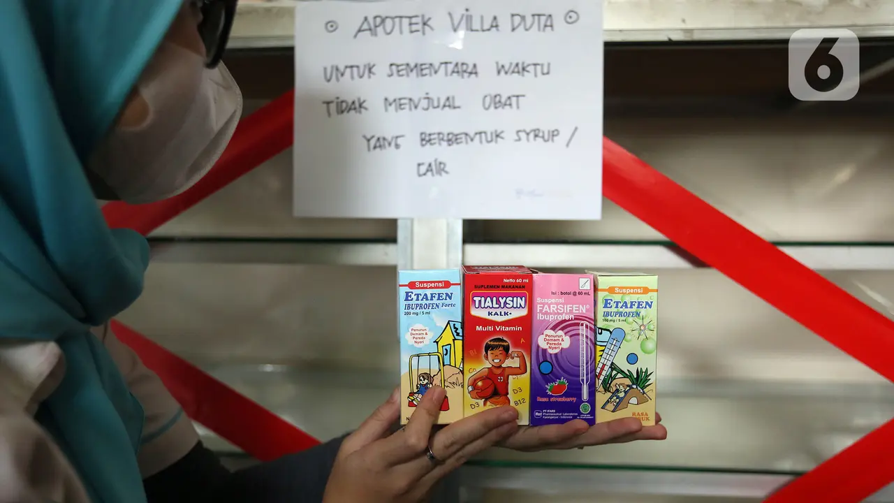 Menko PMK Muhadjir Effendy Bersama Wali Kota Bogor Bima Arya Sidak Obat Sirup Anak