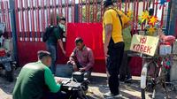 Disdukcapil Kota Kediri melakukan perekaman E-KTP bagi ODGJ (Foto: Disdukcapil Kediri)