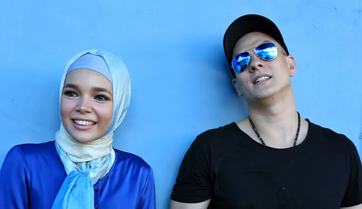 "Saya yakin we love each other. Kita orang Jakarta, Indonesia, jangan terprovokasi SARA atau apa, enggak, kita semua bersama hati kita. Listen to your heart aja. Gak akan terjadi apa-apa kok," ucap Bertrand Antolin. (Nurwahyunan/Bintang.com)