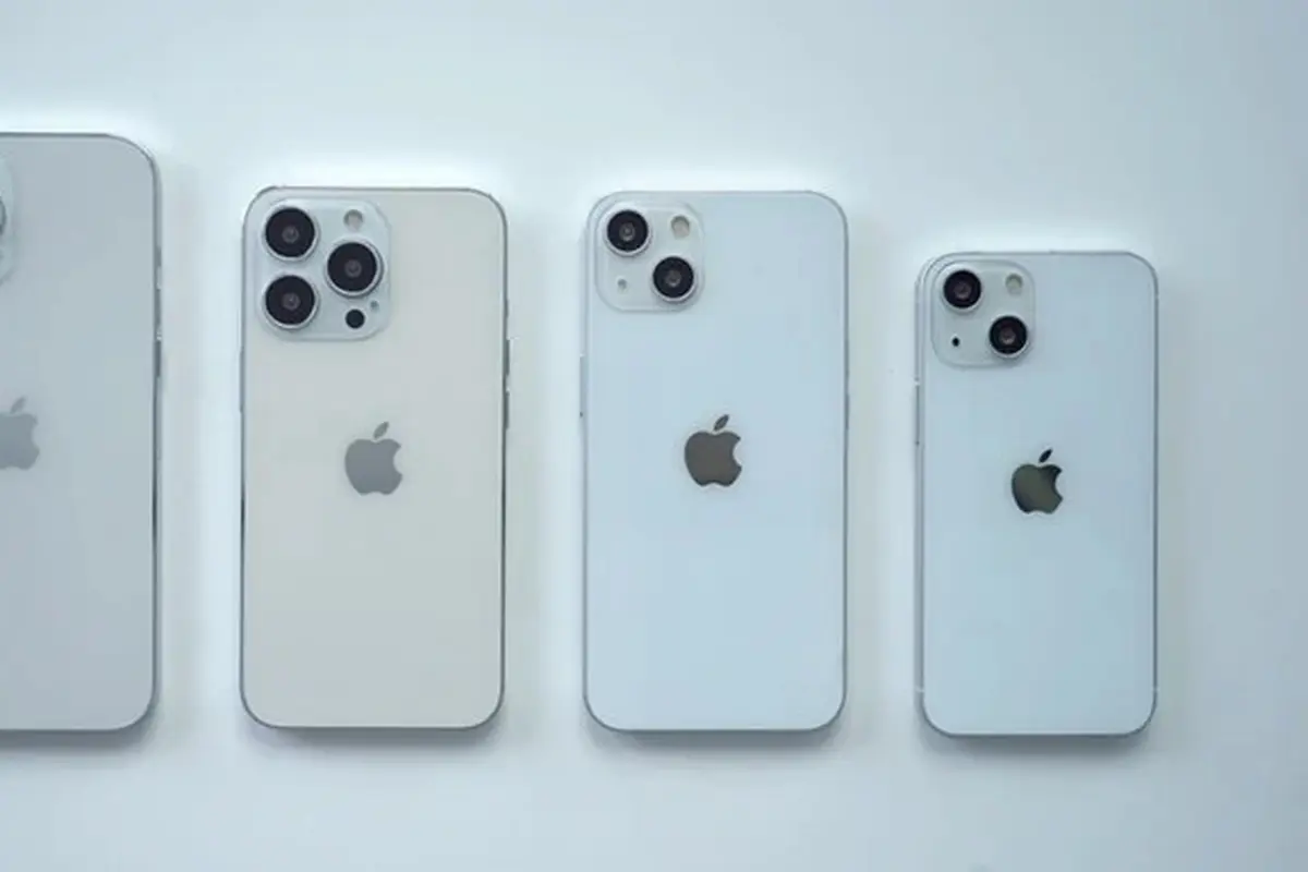 Model dummy iPhone 13 series