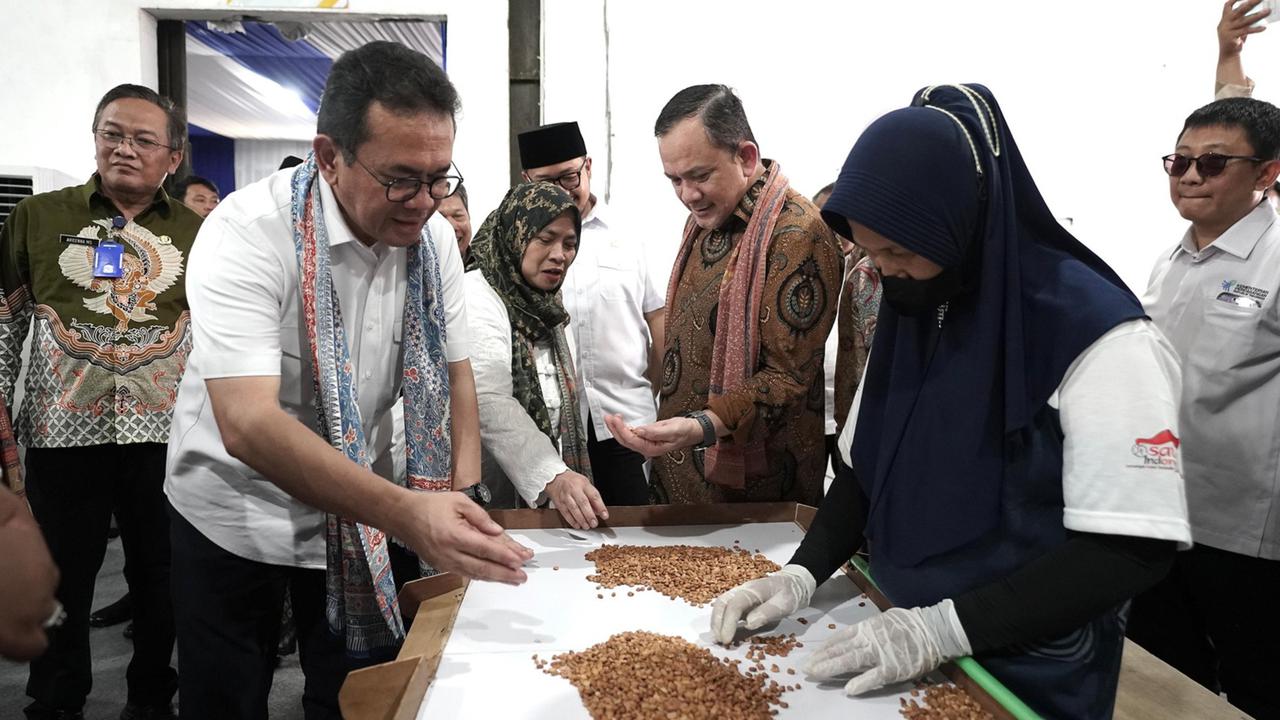Mendag Budi Santoso Lepas Ekspor Kacang dan Produk Perikanan Perdana ke Belanda Senilai Rp2,5 Miliar