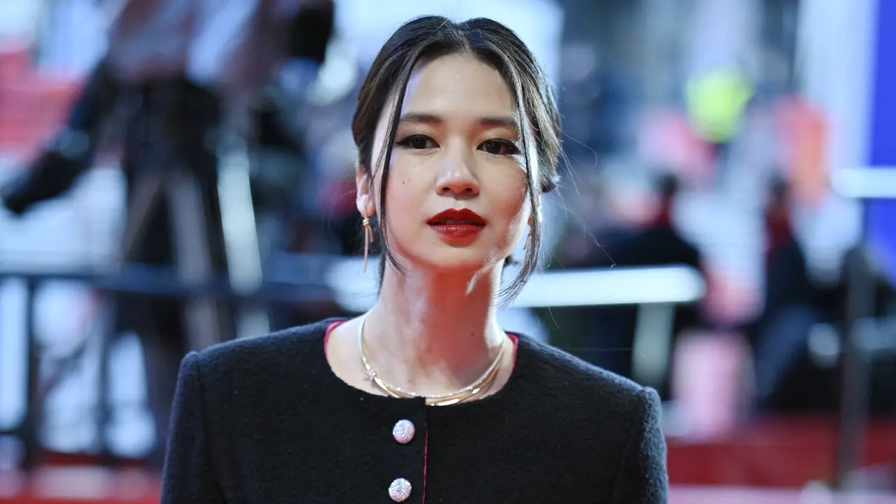 Adu Gaya 3 Artis Indonesia di Karpet Merah Berlinale 2022, dari Laura Basuki hingga Happy Salma