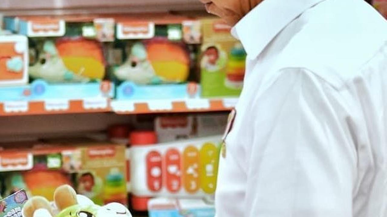 Tak Ingin Pulang Tangan Kosong, Presiden Jokowi Mengubek-ubek Toko Mainan di Bali Demi 5 Cucu