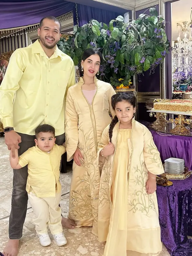 8 Gaya Kompak Keluarga Artis Pakai Baju Sarimbit saat Rayakan Idul Adha 2025, dari Bunga Citra Lestari hingga Ashanty