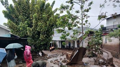 BNPB Soal Banjir Bandang Solok: Dua Orang Hilang, Akses Jembatan Terdampak