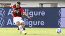 AC Milan unggul 2-1 pada menit ke-86 melalui pemain pengganti, Brahim Diaz. Ia berhasil memmanfaatkan umpan yang dikirim Alexis Saelemaekers usai mengecoh tiga pemain Spezia. (LaPresse via AP/Tano Pecoraro)