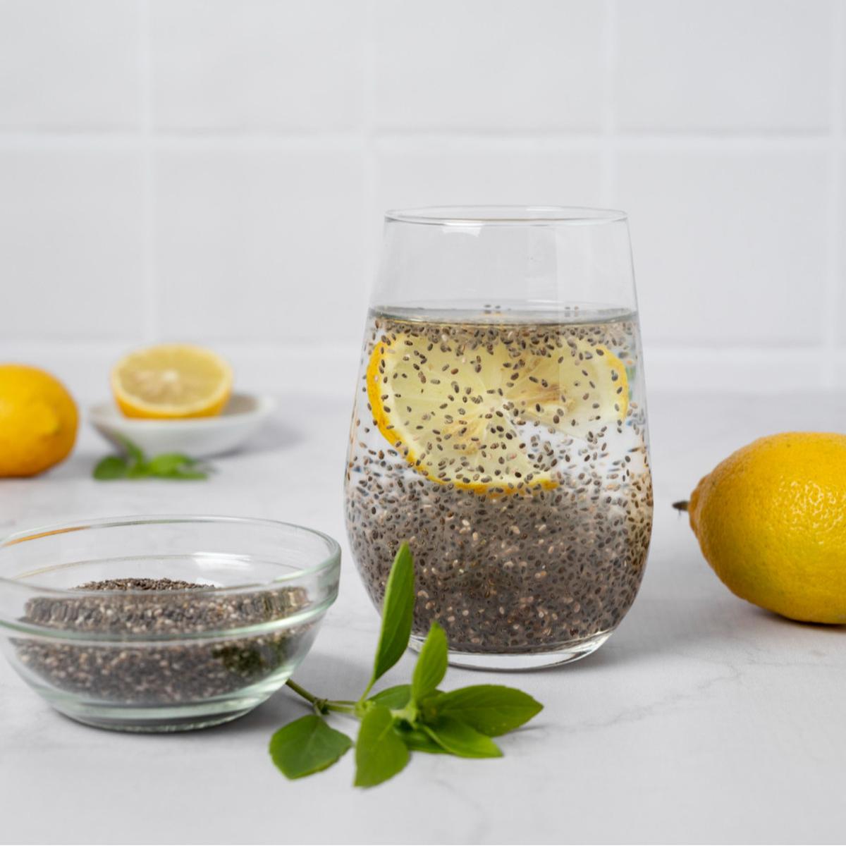 Ilustrasi Air Chia Seed dan Lemon (©Freepik)