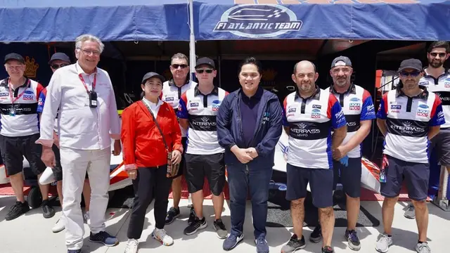 Menteri BUMN Erick Thohir hadir dalam gelaran  F1 Powerboat 2023 di Danau Toba, Sabtu (25/2/2023).