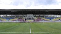 Suasana lapangan di Stadion Manahan, Solo, Minggu (21/3/2021). (Bola.com/M Iqbal Ichsan)