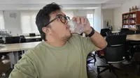 Mitos vs Fakta, Apakah Minum Air Hangat Bisa Melunturkan Lemak?