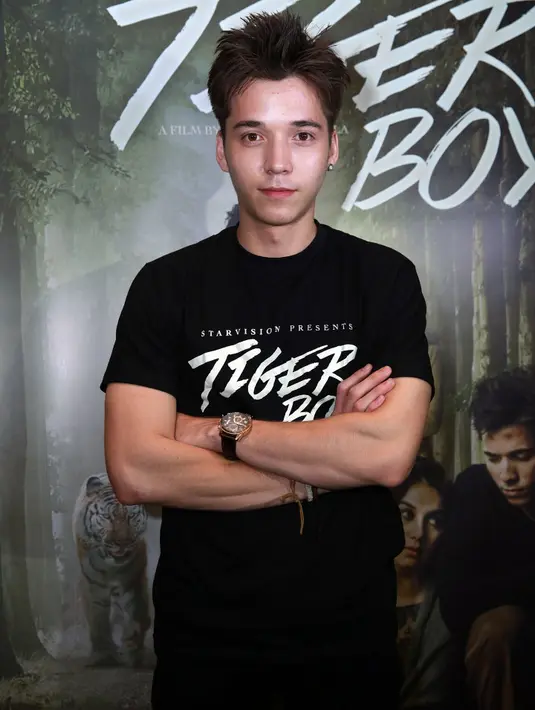 'Yang terlintas pertama kali waktu gue ditawarin film ini ya fighting. Karena Tiger Boy pasti banyak adegan fighting-nya kan. Gestur tubuh juga penting sih,' ungkap Stefan. (Deki Prayoga/Bintang.com)