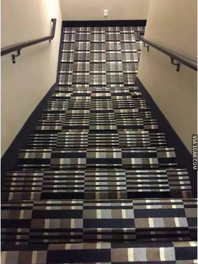 10 Potret Desain Karpet Nyeleneh, Motifnya Bikin Bingung