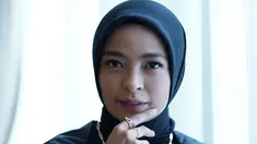 Dirangkum Liputan6.com dari akun Instagram @tantrisyalindri, berikut ini beberapa potret terbaru Tantri Kotak yang berhasil menurunkan berat badan hingga 14 Kg, Kamis (30/6/2022).&nbsp;(FOTO: instagram.com/tantrisyalindri/)