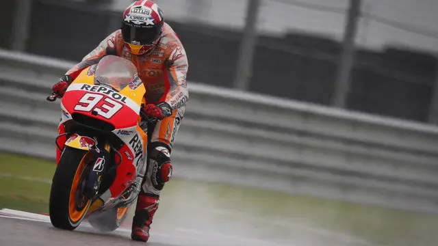 Marc Marquez pebalap MotoGP datim Repssol Honda menjadi pebalap yang tercepat walaupun sempat terjatuh di sesei Free Practise pada MotoGP Austin 2016, Sabtu (9/4/2016).