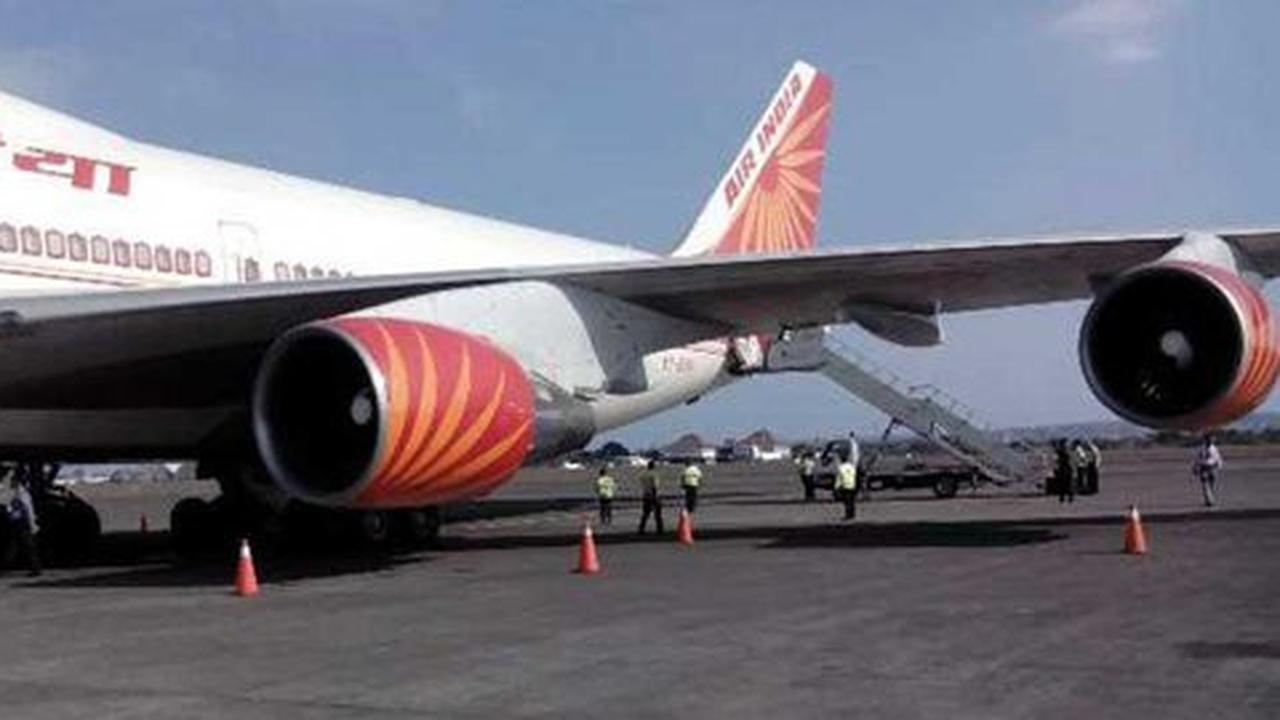 Bandara Ngurah Rai dibuka, pesawat Wapres India yang pertama terbang