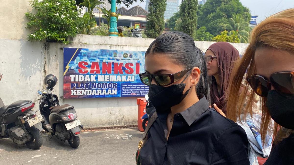 Ratu Sofya Laporkan Produser Film ke Polda Metro Jaya Atas Dugaan Pencemaran Nama Baik