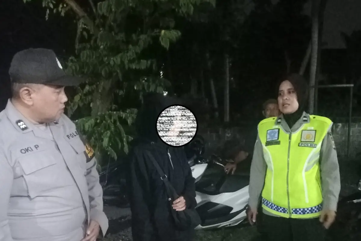 Ibu Lakban Anaknya