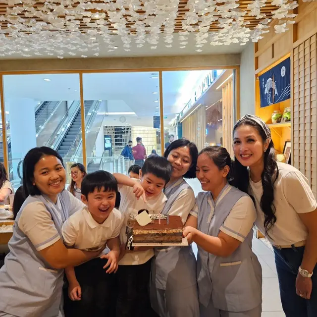 [Fimela] Sandra Dewi rayakan ulang tahun ART-nya