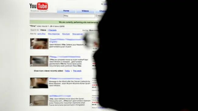 Ilustrasi unggahan video-video pornografi di laman YouTube. (Sumber AFP)
