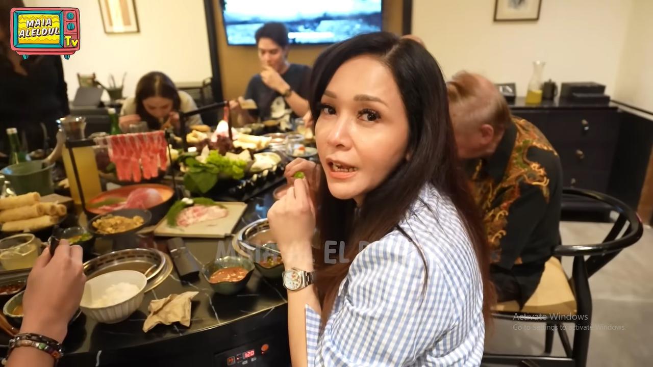 Perayaan Ultah Maia Estianty Dinner Bareng Suami, Orang Tua, Anak dan Calon Mantu yang Cantik-Cantik, Kumpul Semua!