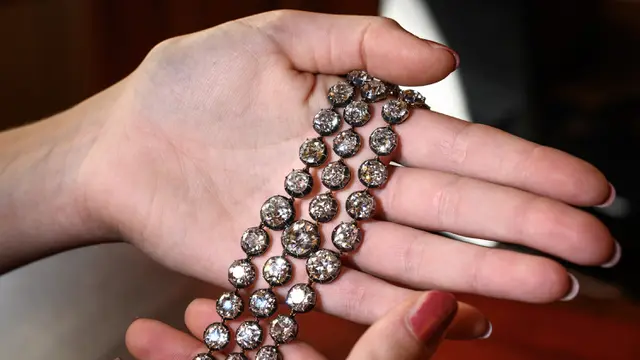 FOTO: Gelang Berlian Ratu Prancis Marie-Antoinette Siap Dilelang Mulai Rp 28 M