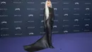 Kim Kardashian tiba pada acara LACMA Art+Film Gala di Los Angeles County Museum of Art, Los Angeles, Amerika Serikat, 5 November 2022. Bintang reality TV berusia 42 tahun itu menyelipkan tubuhnya yang sangat ramping ke dalam gaun vinil hitam ketat dan menggenang pada bagian bawah. (AP Photo/Allison Dinner)