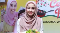 Laudya Cynthia Bella Belajar Memasak Dadar