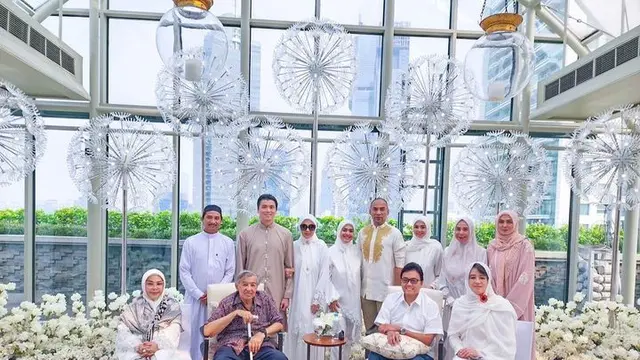 Potong Tumpeng dan Gelar Pengajian, Ini 7 Potret Ultah Reino Barack Ke 39
