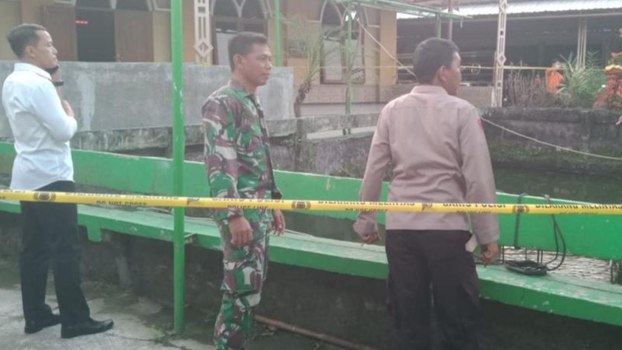 Selanjutnya, seorang temannya ingat bahwa hari itu merupakan hari itu ulang tahun Fajar. <br>