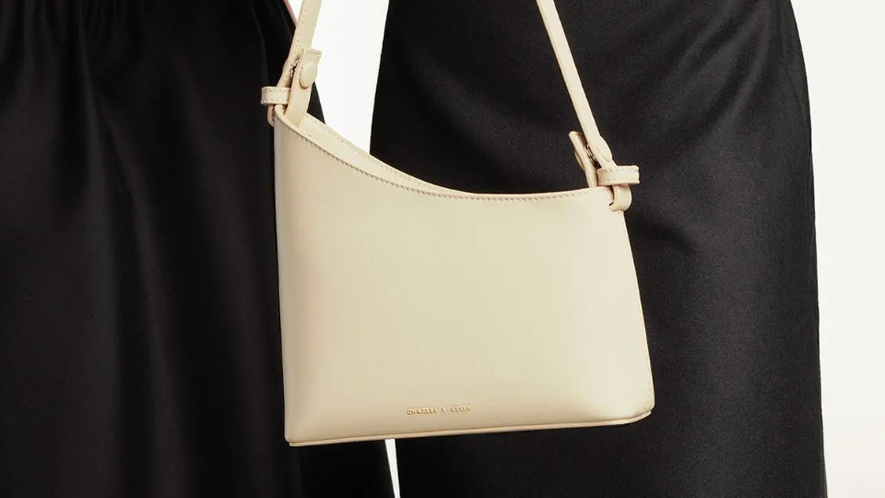 Charles & Keith  Asymmetrical Shoulder Bag/dok. Charles & Keith
