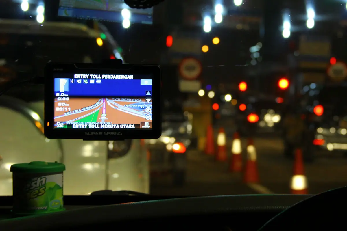 Aksesori GPS Ini Bisa Jadi Asisten Hemat BBM Kendaraan