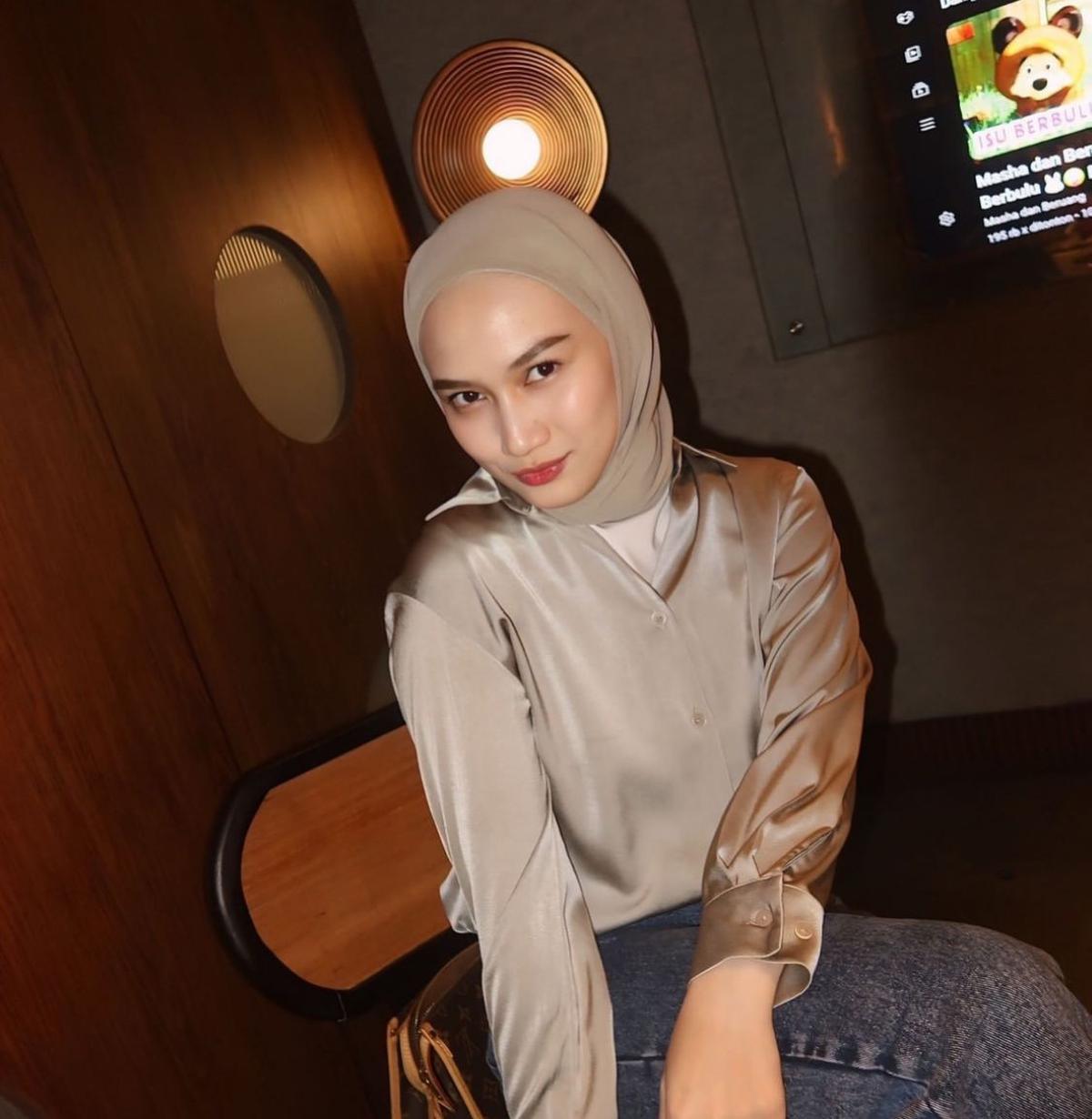 5 Potret Melody Laksani Tampil Memikat di Ulang Tahun ke-33, Ini Penampilannya