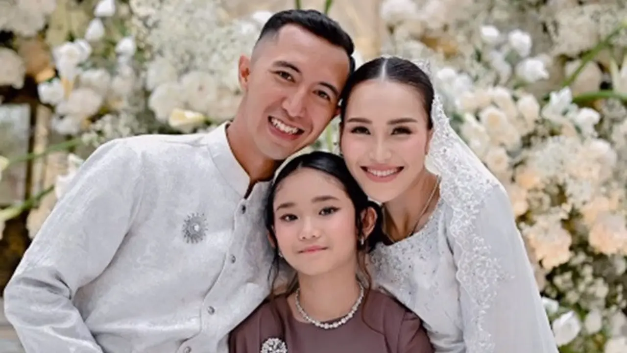 Ayu Ting Ting tunangan