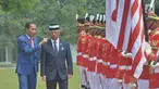 Presiden Joko Widodo saat menerima kunjungan kenegaraan Raja Malaysia Yang Dipertuan Agong XVI Al-Sultan Abdullah Al-Mustafa Billah Shah Ibni Almarhum Sultan Haji Ahmad Shah Al-Musta'in Billah di Istana Bogor, Jawa Barat, Selasa (27/8/2019). (Liputan6.com/Pool/Seskab:Abdurahman)