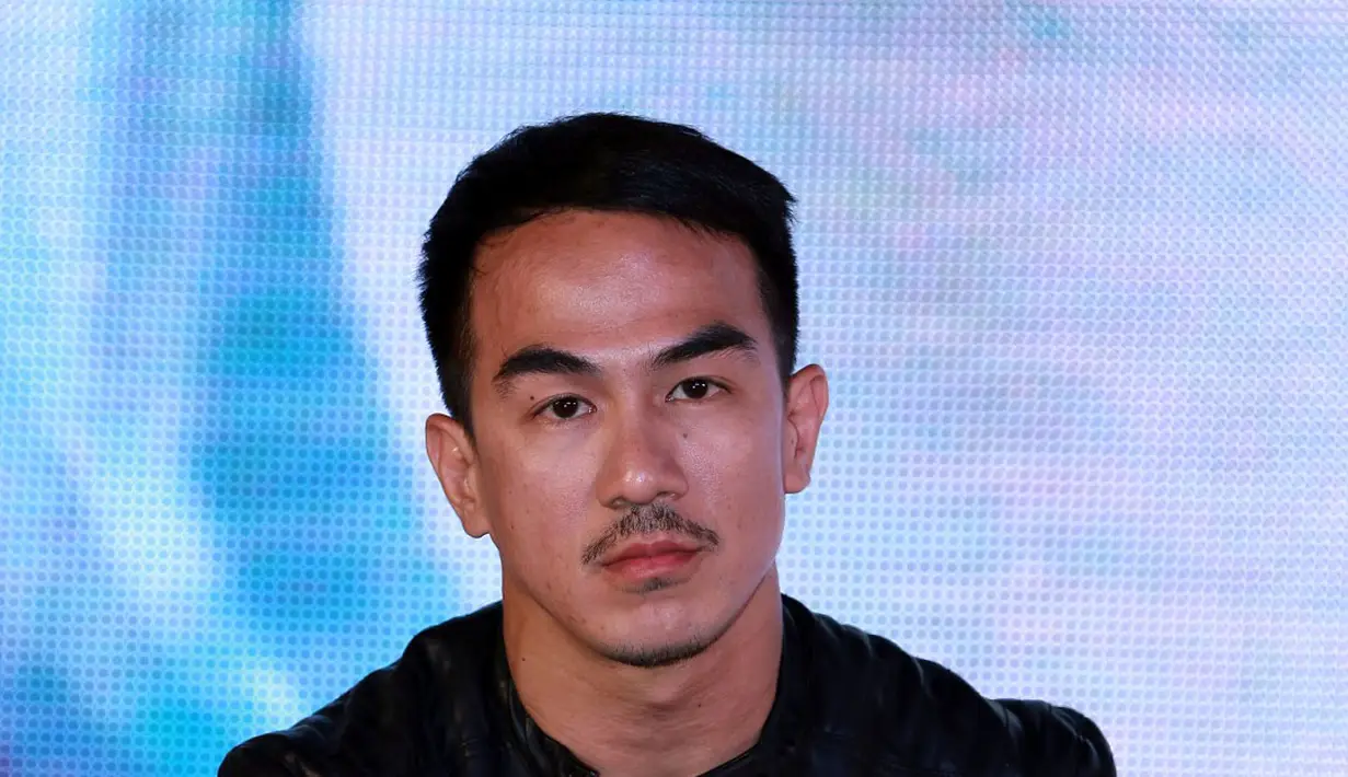"Justru saya fokus apa yang harus saya lakukan. Seorang aktor kan biasanya mau bereksperimen. Tapi di sana harus fokus dan sesuai tepat sasaran apa yang sudah ada di skenario, dan apa yang diinginkan sutradara," tandas Joe. (Deki Prayoga/Bintang.com)