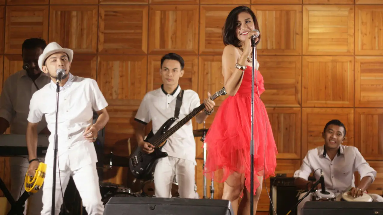 Manis, personil Rusak Band