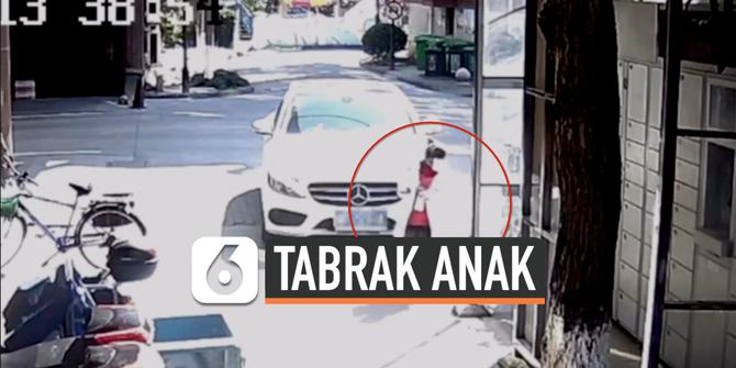 VIDEO: Detik-Detik Ibu Tabrak Anaknya Usai Keluar dari Mobil
