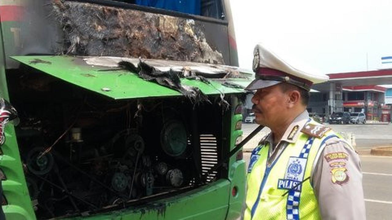 Bus Mayasari berisi 30 penumpang terbakar di BSD Tangerang