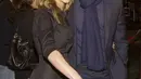 Setelah digugat cerai oleh Jolie, kabarnya Pitt memang sering berhubungan dengan Jenn. Bukan untuk kembali ke pelukannya, melainkan hanya sekedar mencurahkan isi hati atas keterpurukan yang tengah dihadapinya. (AFP/Bintang.com)