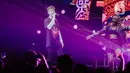 Aksi panggung Hrvy bersama para dancer saat tampil dalam festival musik Love Fest di Istora Senayan, Jakarta, Sabtu (22/2/2020). Dalam penampilannya Hrvy membawakan sejumlah lagu seperti Personal, Million Ways, I Wish You Were Here. (Liputan6.com/Faizal Fanani)