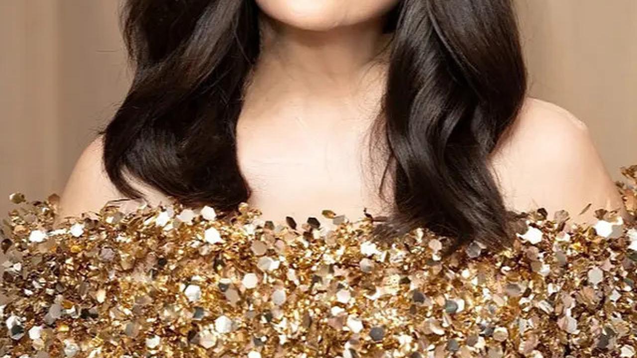 Detail Make Up Titi DJ yang Bikin Tampak Awet Muda di Usia 50-an