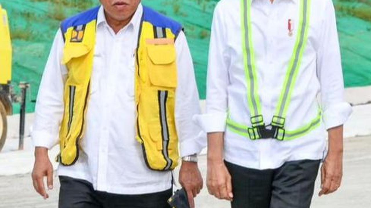 VIDEO: Jokowi Tiba-Tiba Turun Bergoyang Maumere di NTT, Pak Bas Beraksi Gebuk Drum