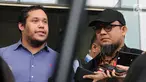 Manager Advokasi Asia Pasifik Amnesty Internasional Fransisco Bencosme dan penyidik senior KPK, Novel Baswedan memberi keterangan usai melakukan pertemuan membahas kasus penyiraman air keras dua tahun silam dan akan dibawa ke Kongres AS di Gedung KPK, Jakarta, Jumat (26/4). (merdeka.com/Dwi Narwoko)