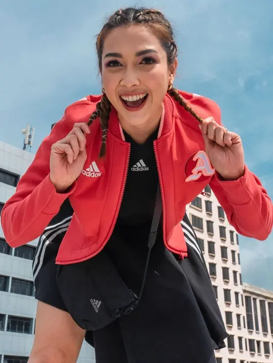 Bukan hanya itu, yang membuat Andrea Dian bersemangat untuk sembuh adalah semangat dari orang-orang di sekitar. Ia bersyukur ada suami,  keluarga,  teman-teman dan para fans yang tak henti berdoa untuknya.  (Instagram/andreadianbimo)