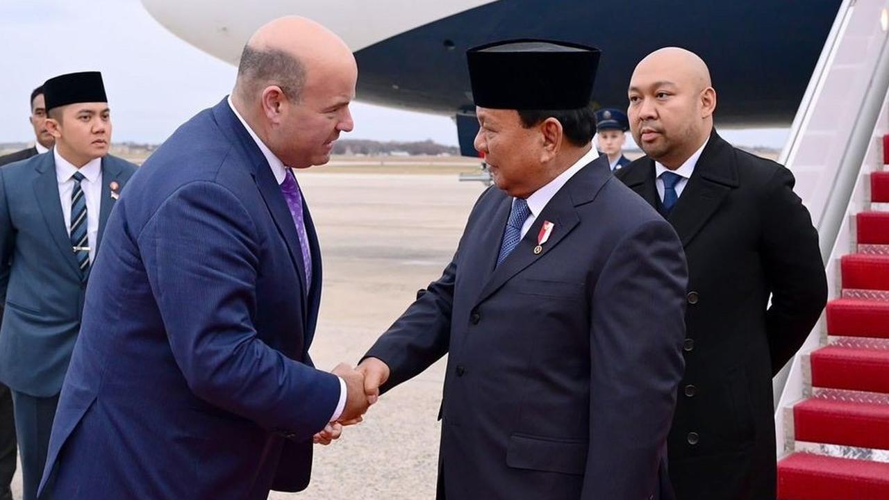 VIDEO: Prabowo Dikawal Didiet dan Teddy Tiba di Amerika, Terima Tanda Cinta "We Love You Pak!"