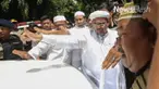 Penyidik Ditreskrimum Polda Jawa Barat menetapkan pimpinan Front Pembela Islam (FPI) Rizieq Shihab sebagai tersangka dalam dugaan penodaan Pancasila dan pencemaran nama baik.