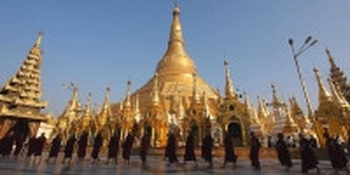 Shwedagon Paya, Myanmar ©VideoBlocks