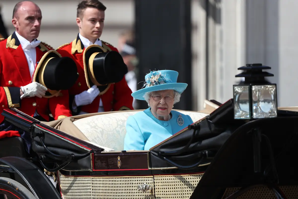 [Bintang] Ratu Elizabeth II