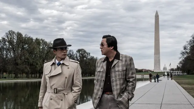 Adegan film The Man Standing Next. (Foto: Dok. Showbox/ KlikFilm)